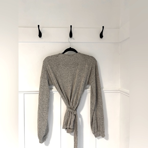 NWOT Soft & flattering Fashion Nova Shirt - Picture 4 of 7